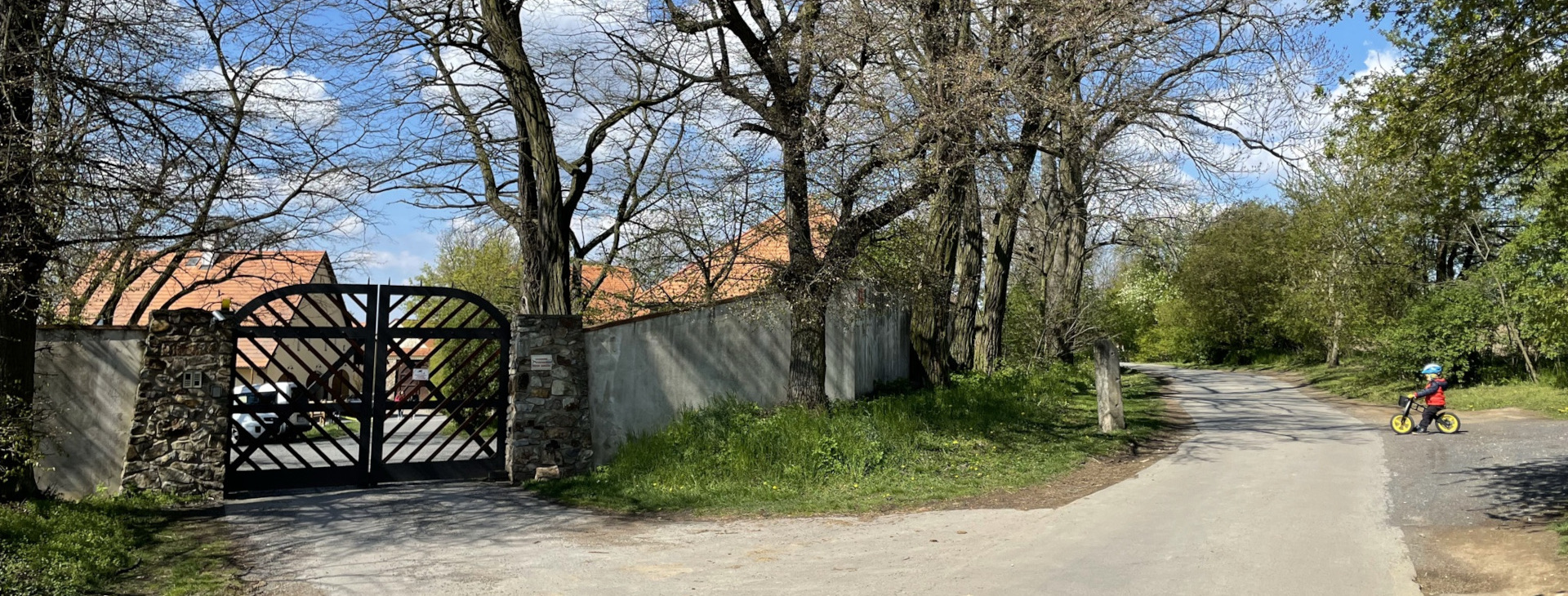 Cesta na Krteň Cesta na Krteň