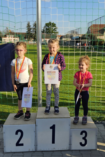 Podporujeme běhatlon Dolní Měcholupy 2024