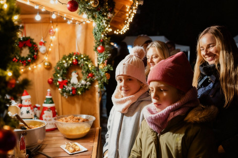 Slavnostní rozsvícení vánočního stromku u EDU BUBO klubu