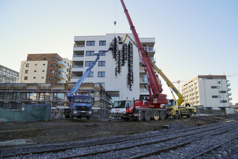 Barrandov Has a New Relief Sculpture, One of the Largest Ones in Prague