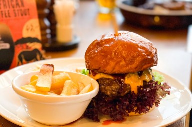 Stodůlky: Restaurace Kolkovna - hamburger