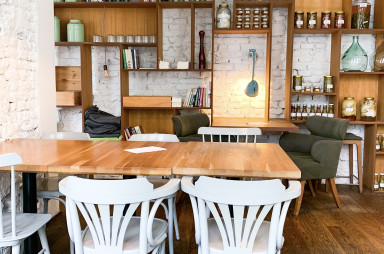 Karlín: Nejen Bistro - interiér