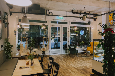 We visited: Eazy Cafe